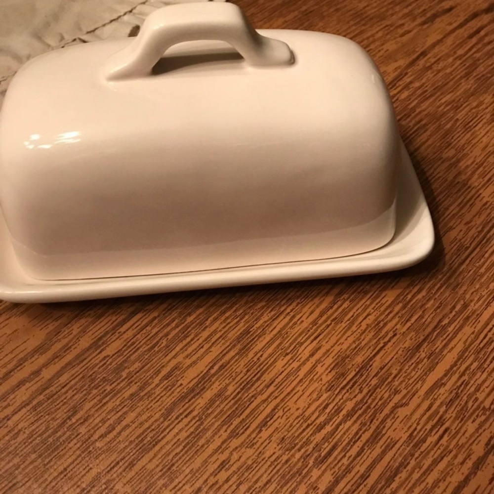 Rae Dunn Buttercup butter dish - new - Picture 3 of 4